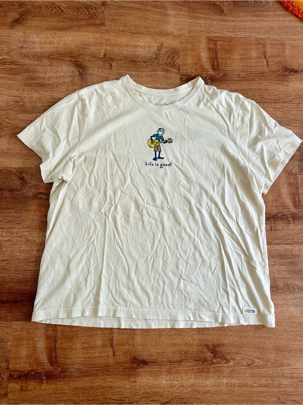 Life Is Good Men’s Cream Short-Sleeve Guitar Graphic Tee